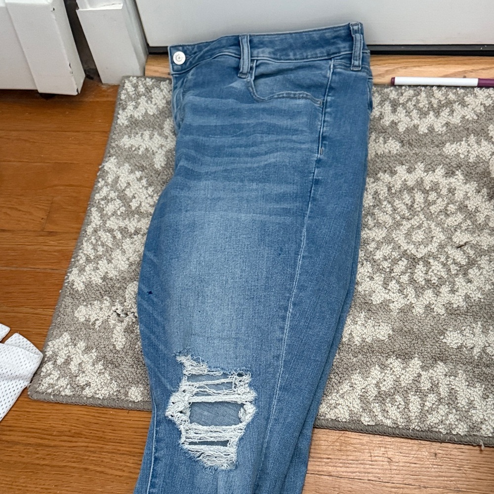 American Eagle Outfitters Light Blue Ripped Skinny Jeans